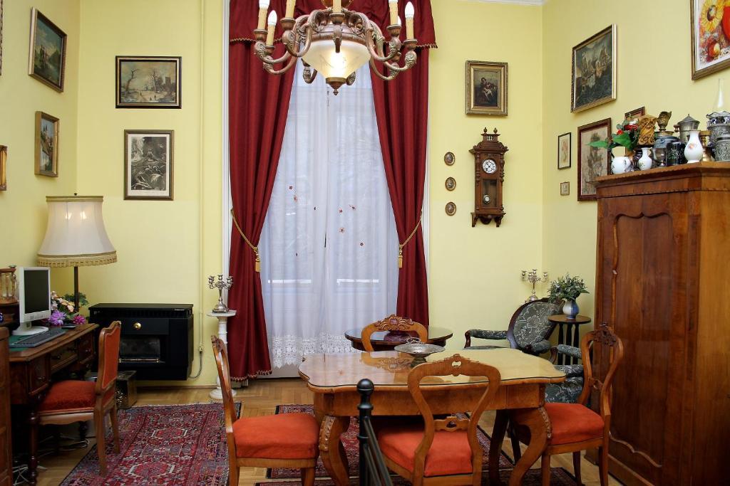 Budapest Tourist Apartments - Jozsef Koerut Bagian luar foto