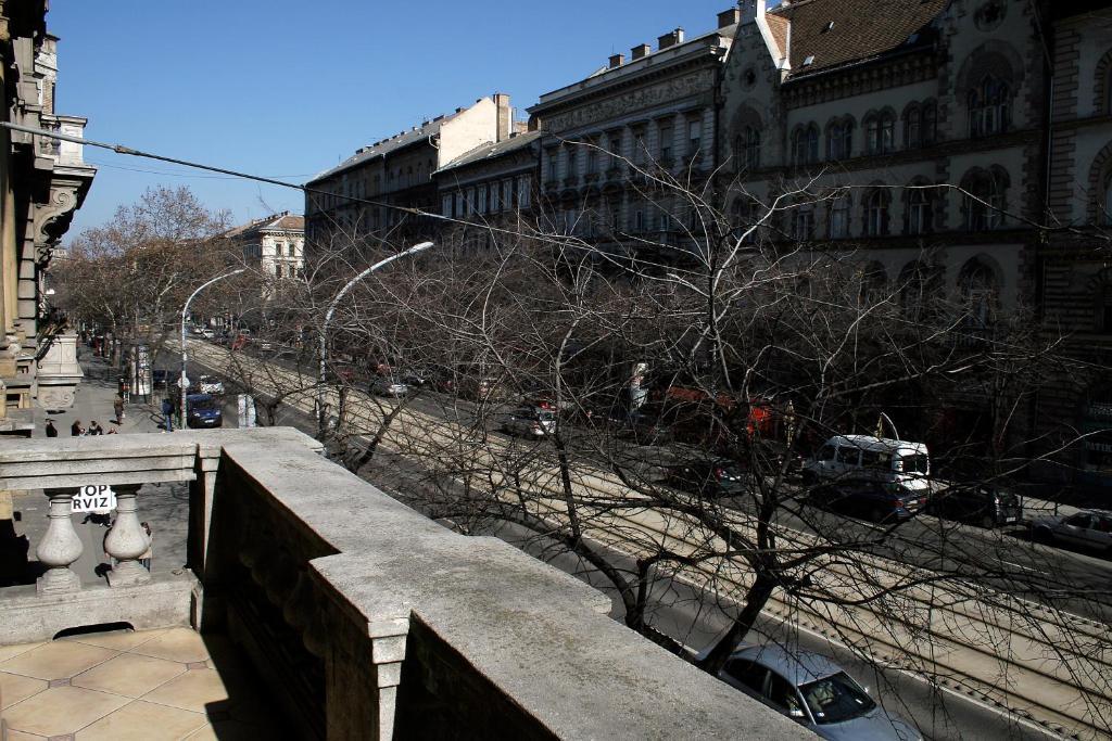 Budapest Tourist Apartments - Jozsef Koerut Ruang foto
