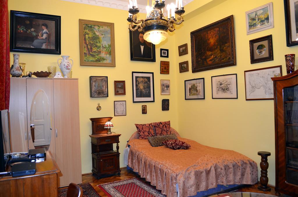 Budapest Tourist Apartments - Jozsef Koerut Bagian luar foto